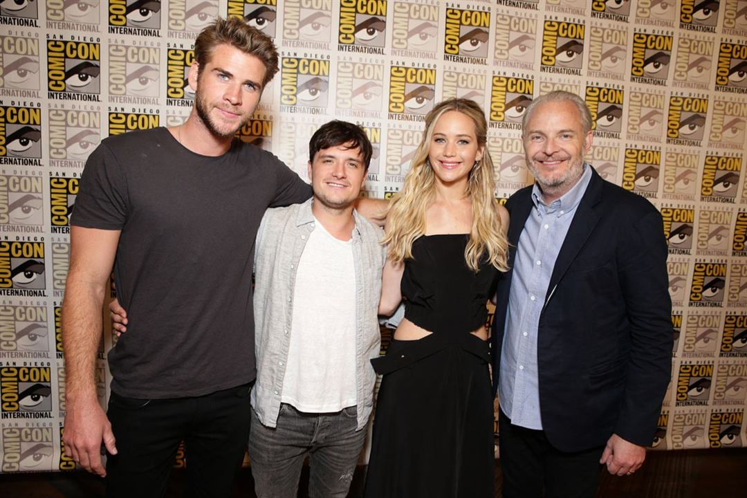 Hunger Games - La Révolte : Partie 2 : Photo promotionnelle Jennifer Lawrence, Liam Hemsworth, Francis Lawrence, Josh Hutcherson