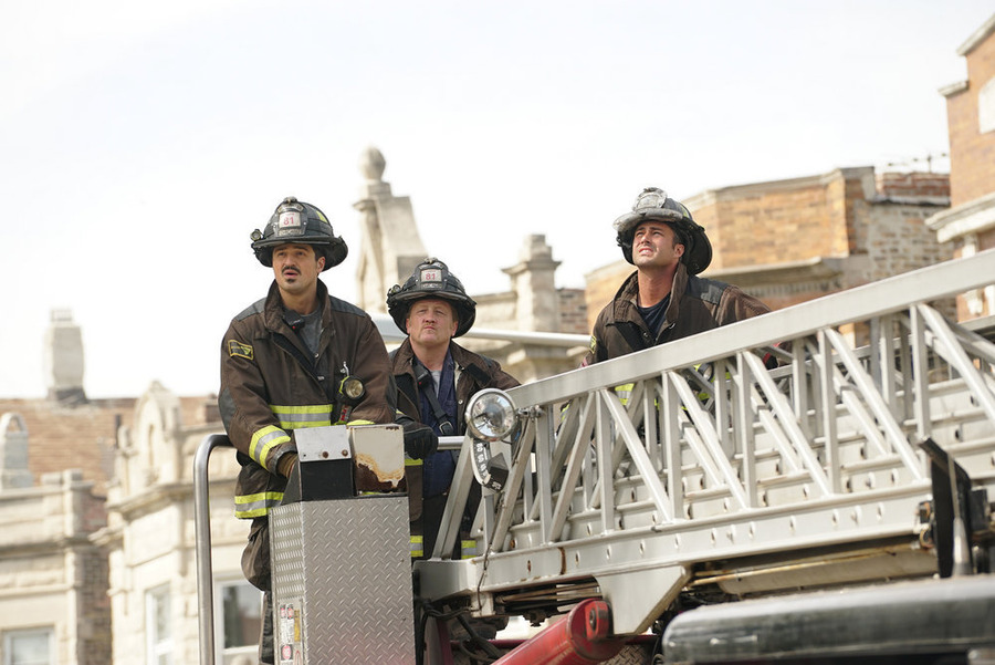 Chicago Fire : Photo Taylor Kinney, Christian Stolte, Yuri Sardarov