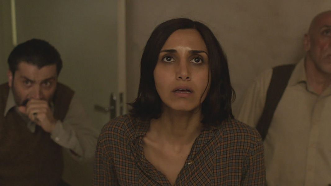 Under The Shadow : Photo