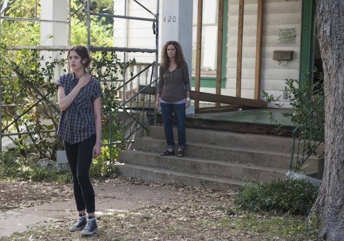 The Leftovers : Photo Margaret Qualley, Amy Brenneman