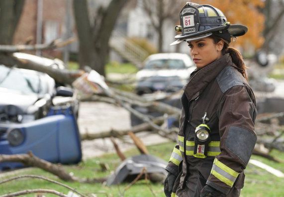Chicago Fire : Photo Monica Raymund
