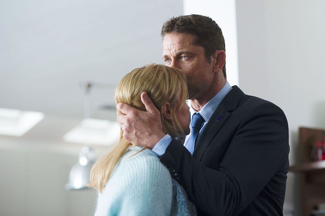 La Chute de Londres : Photo Gerard Butler, Radha Mitchell