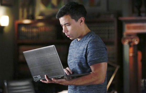 Murder : Photo Conrad Ricamora
