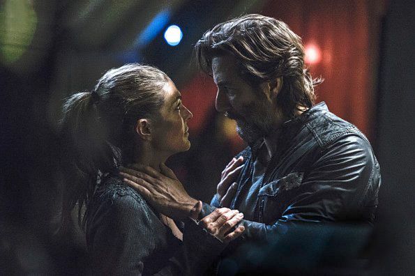 Les 100 : Photo Henry Ian Cusick, Paige Turco