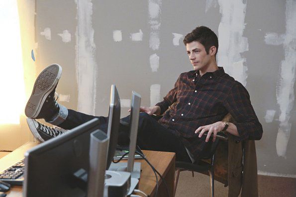 Supergirl : Photo Grant Gustin