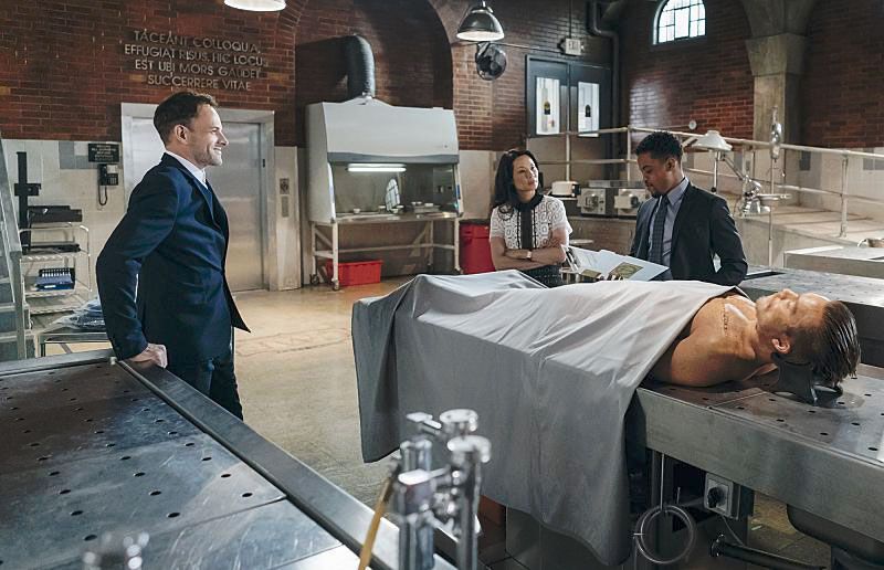 Elementary : Photo Jon Michael Hill, Jonny Lee Miller, Lucy Liu