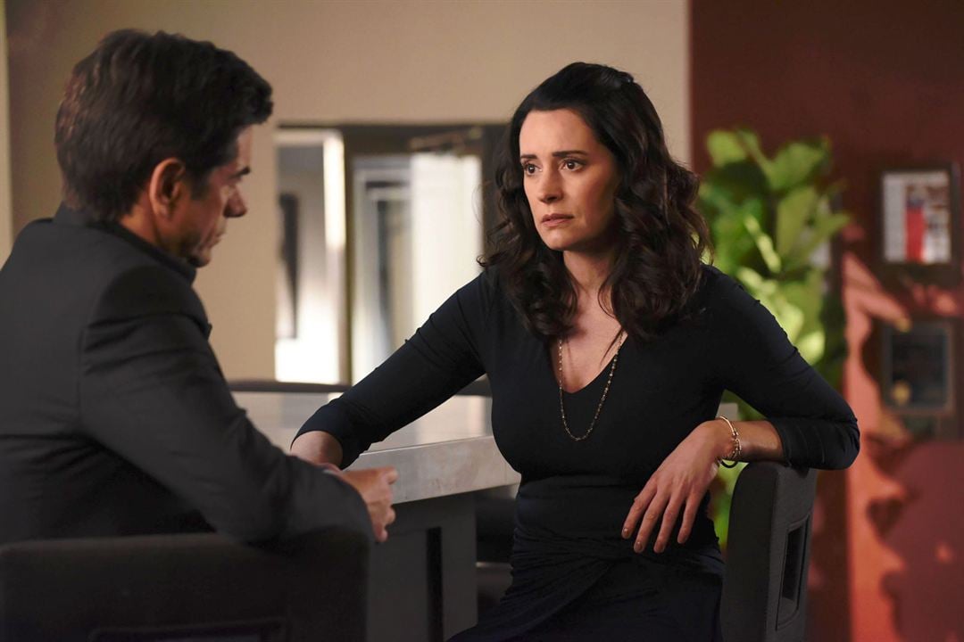 Grandfathered : Photo Paget Brewster