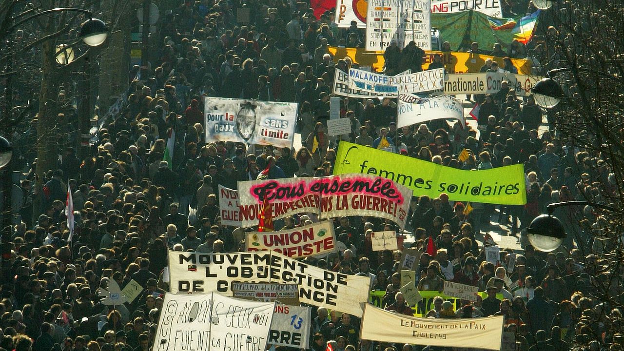 We Are Many : Photo