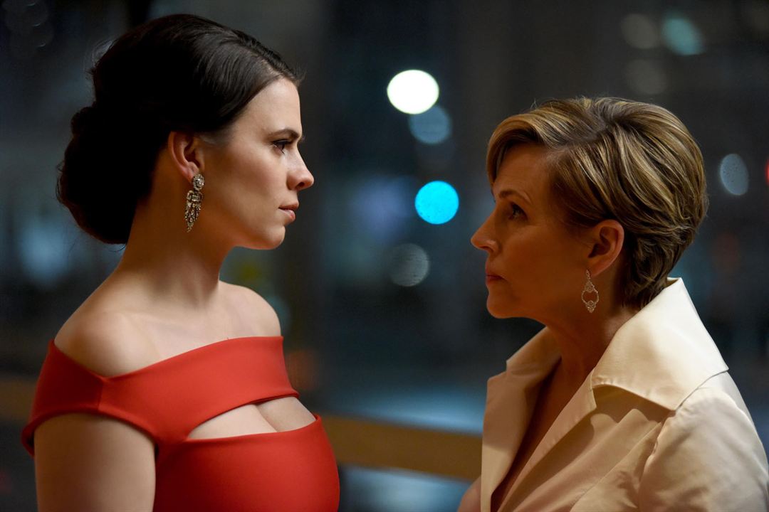 Conviction (2016) : Photo Hayley Atwell, Bess Armstrong