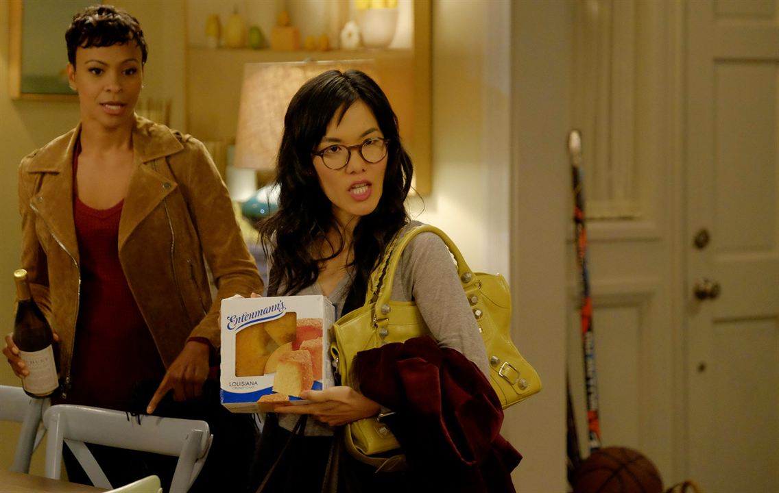 American Housewife (2016) : Photo Carly Hughes, Ali Wong