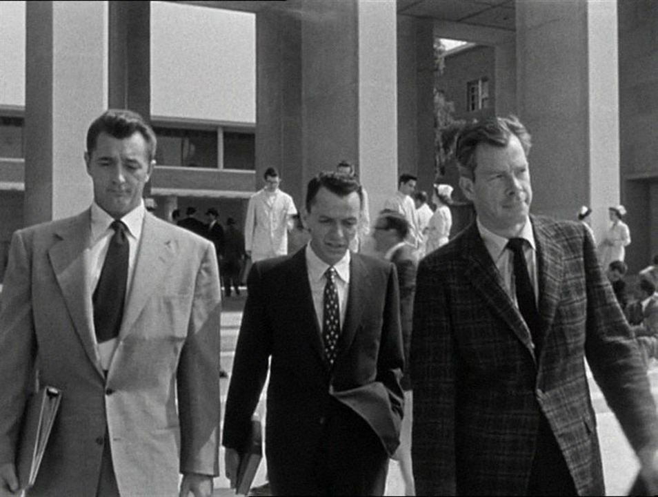 Pour que vivent les hommes : Photo Frank Sinatra, Robert Mitchum
