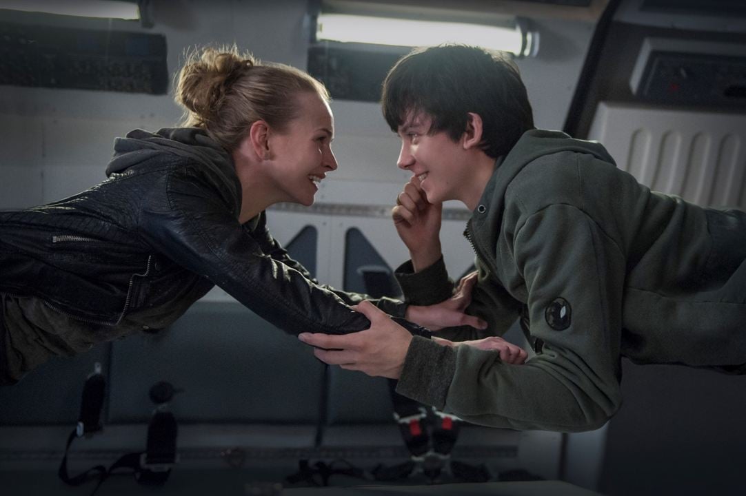 Un Monde entre nous : Photo Britt Robertson, Asa Butterfield