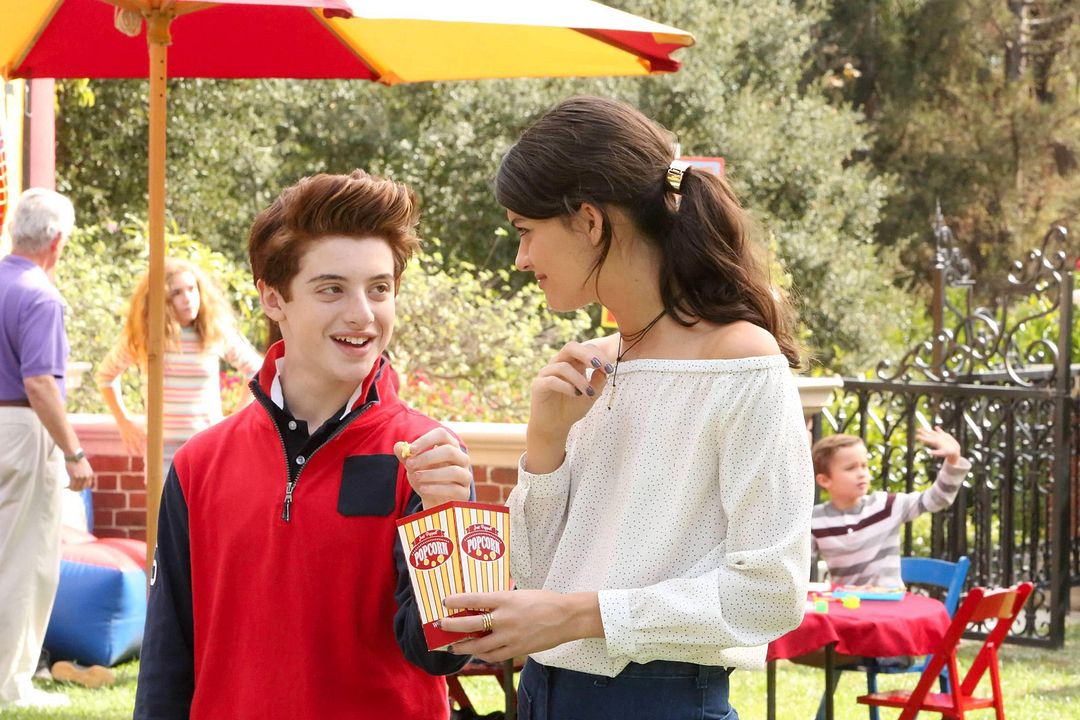 Very Bad Nanny : Photo Sofia Black D'Elia, Thomas Barbusca