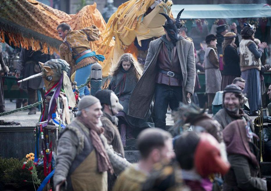 Emerald City : Photo Rebeka Rea, Oliver Jackson-Cohen