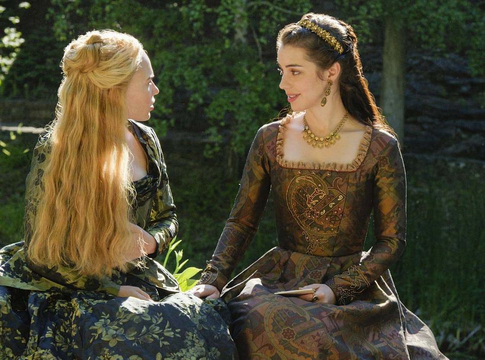 Reign : le destin d'une reine : Photo Adelaide Kane, Celina Sinden
