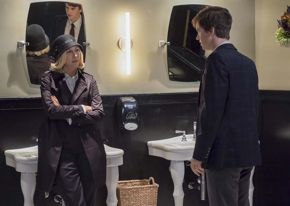 Bates Motel : Photo Vera Farmiga, Freddie Highmore