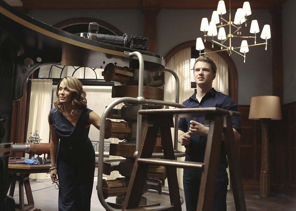 Time After Time : Photo Nicole Ari Parker, Freddie Stroma