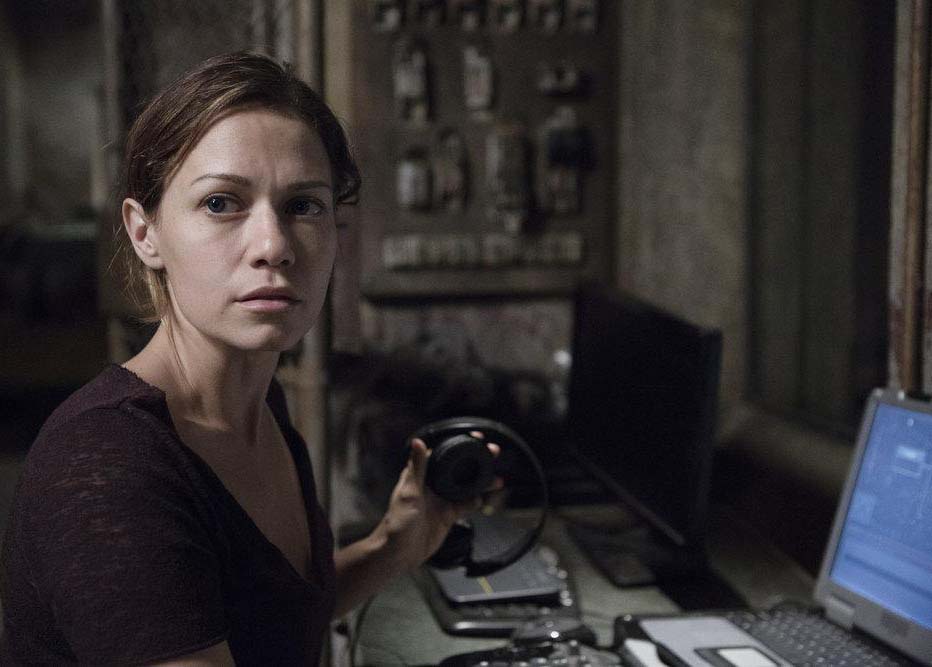 Colony : Photo Bethany Joy Lenz