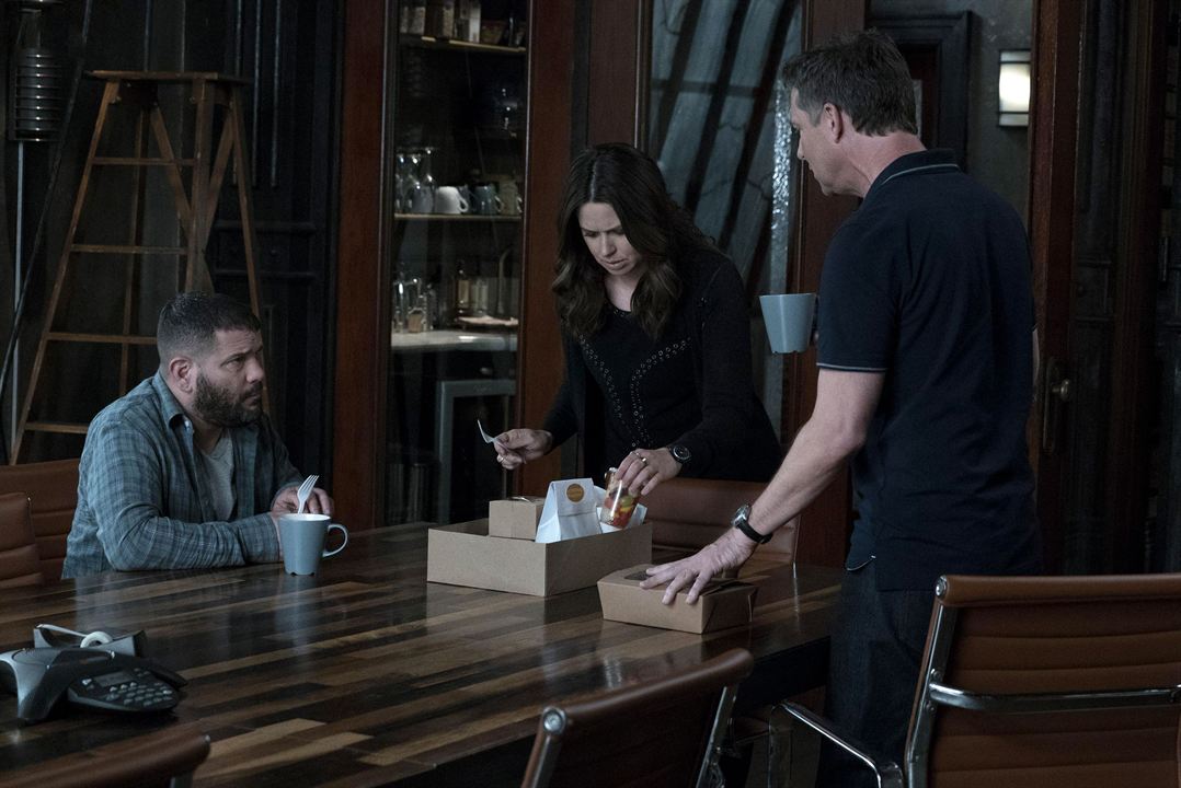 Scandal : Photo Katie Lowes, Guillermo Díaz, George Newbern