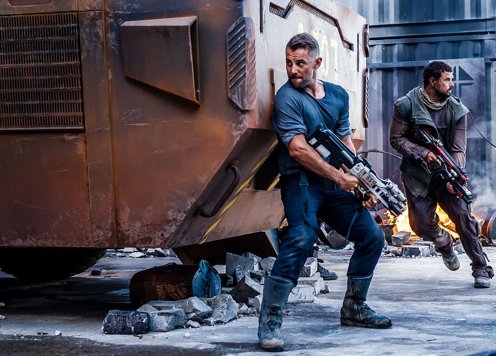 Osiris, la 9ème planète : Photo Daniel MacPherson, Kellan Lutz