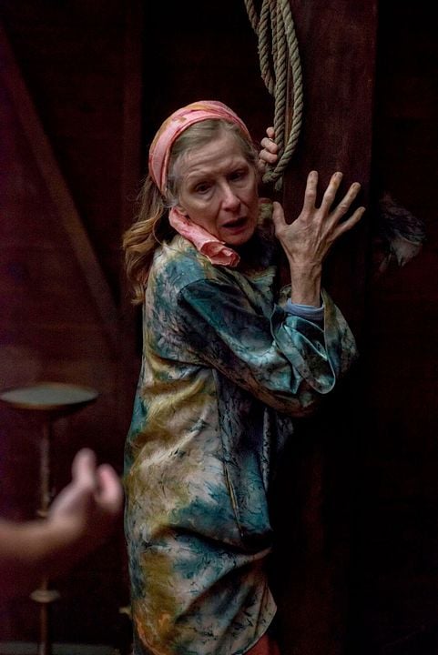 The Mist : Photo Frances Conroy
