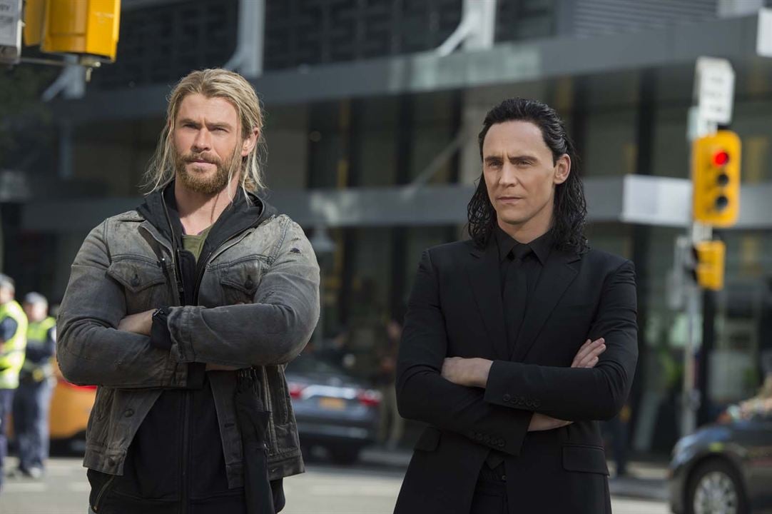 Thor : Ragnarok : Photo Chris Hemsworth, Tom Hiddleston