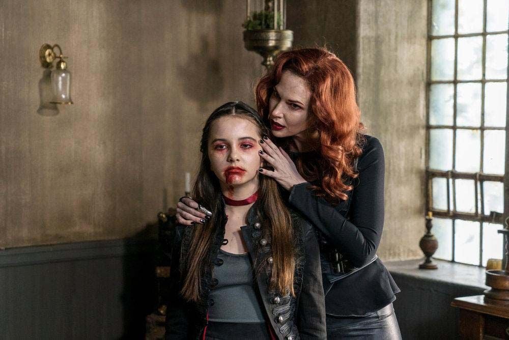 Van Helsing Van Helsing Photo Hannah Cheramy, Laura Mennell 175 sur 229 AlloCiné