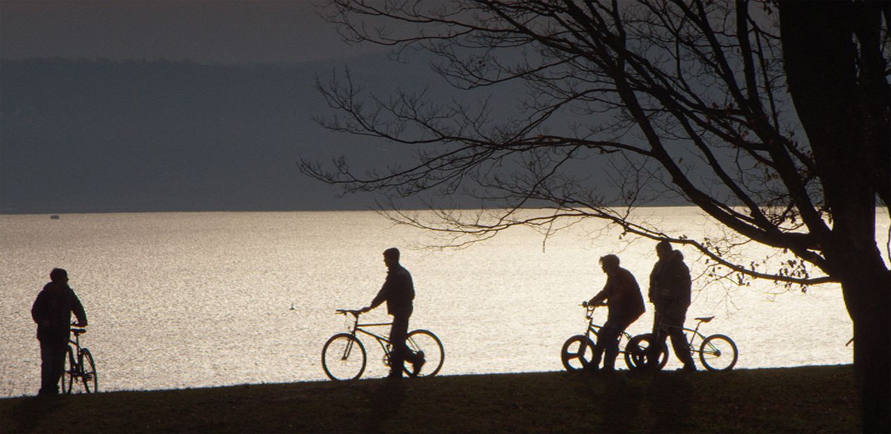 Super Dark Times : Photo