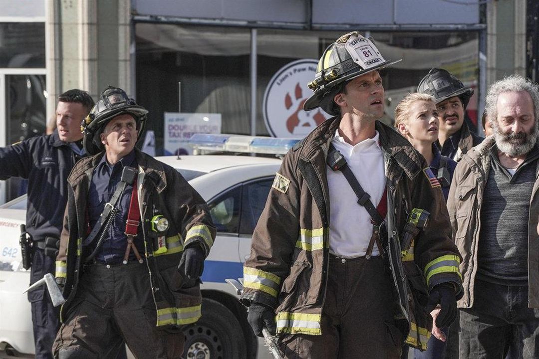 Chicago Fire : Photo Jesse Spencer, David Eigenberg, Yuri Sardarov, Kara Killmer