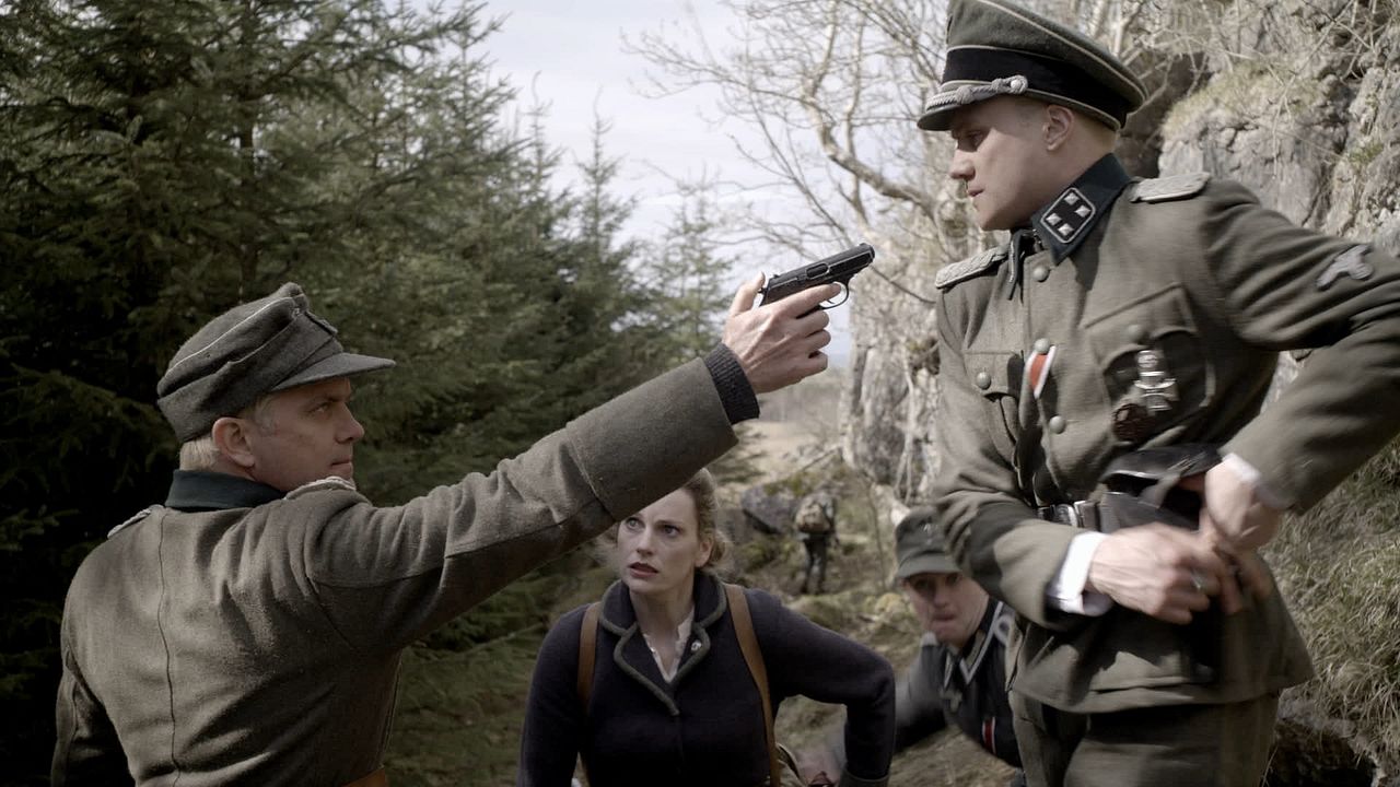 Soldiers Of The Damned : Photo Gil Darnell, Miriam Cooke