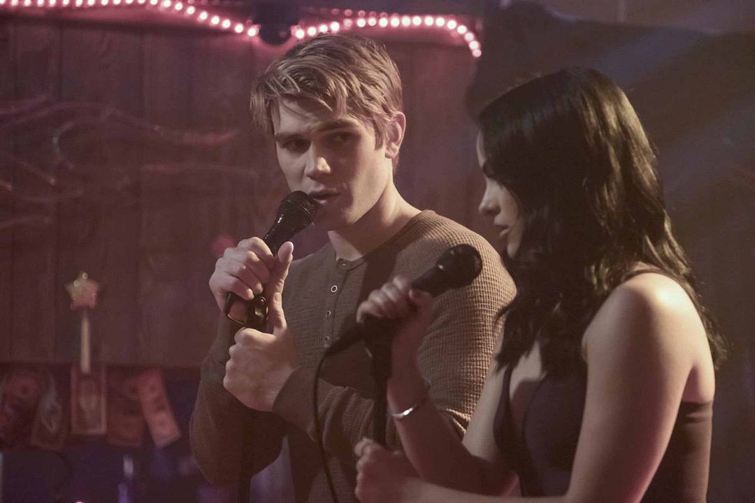 Riverdale : Photo K.J. Apa, Camila Mendes