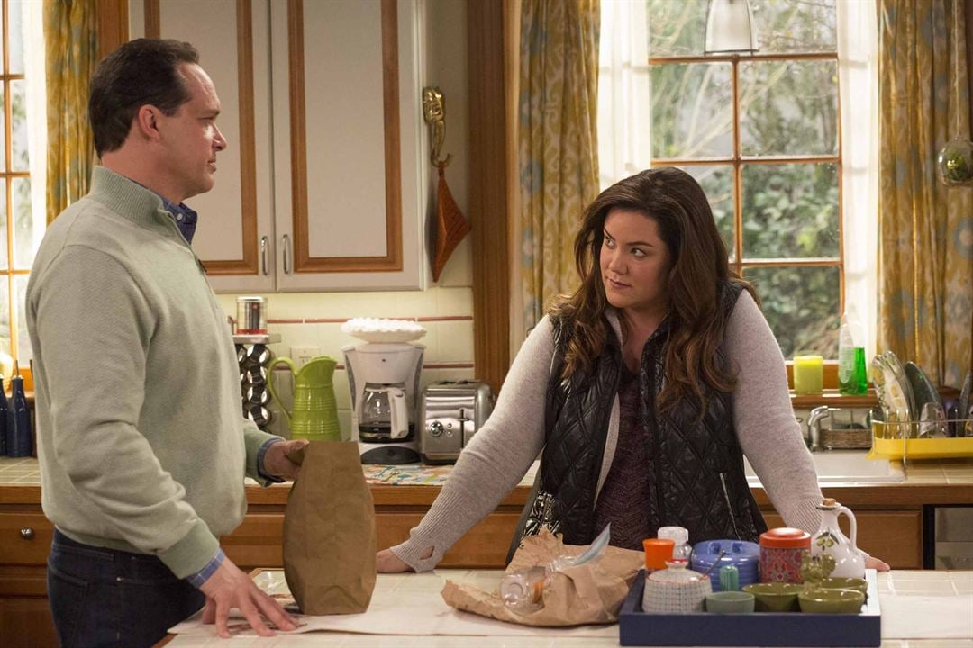 American Housewife (2016) : Photo Katy Mixon, Diedrich Bader