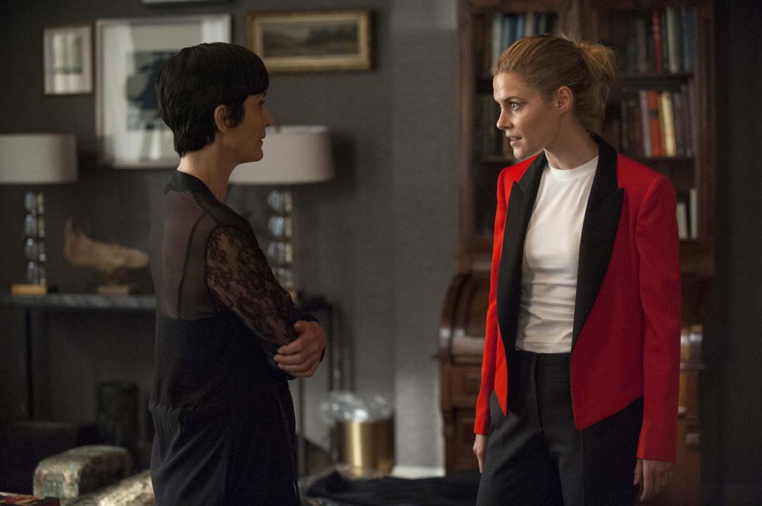 Marvel's Jessica Jones : Photo Carrie-Anne Moss, Rachael Taylor