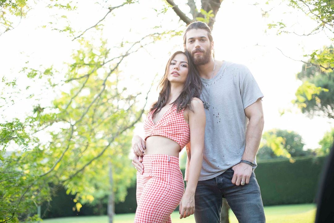 Photo Can Yaman, Demet Özdemir