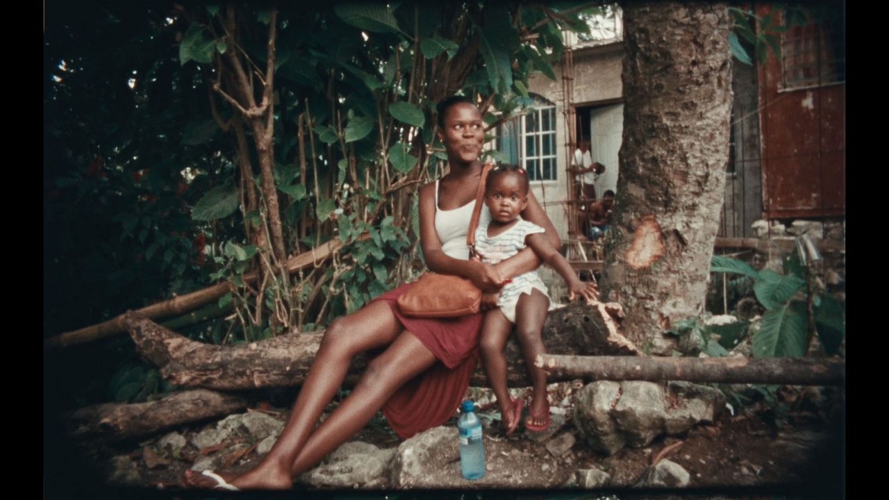 Black Mother : Photo