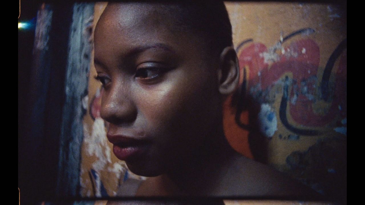 Black Mother : Photo