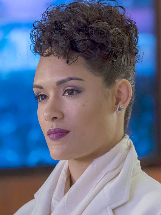Affiche Grace Byers