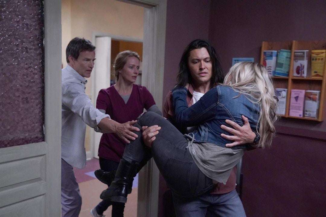 The Gifted : Photo Natalie Alyn Lind, Amy Acker, Stephen Moyer, Blair Redford