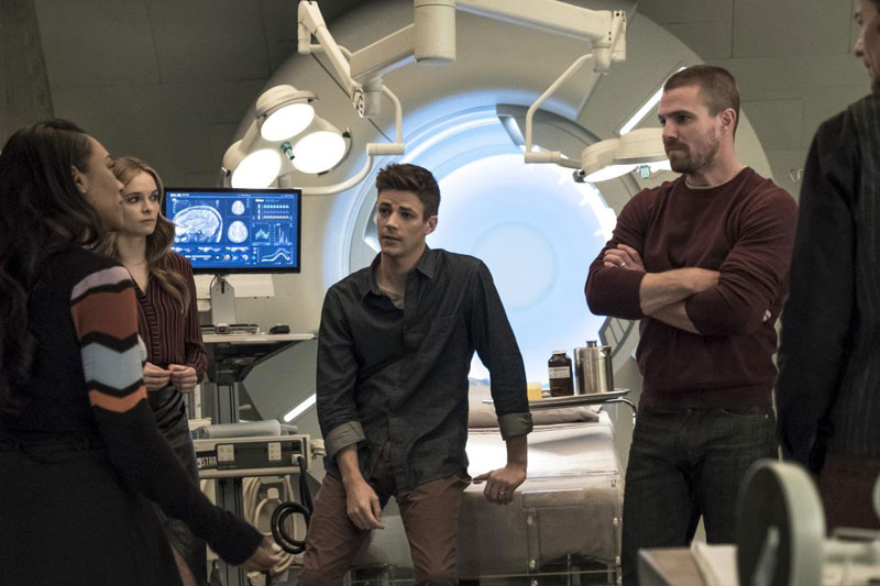 Flash (2014) : Photo Grant Gustin, Stephen Amell, Candice Patton, Danielle Panabaker