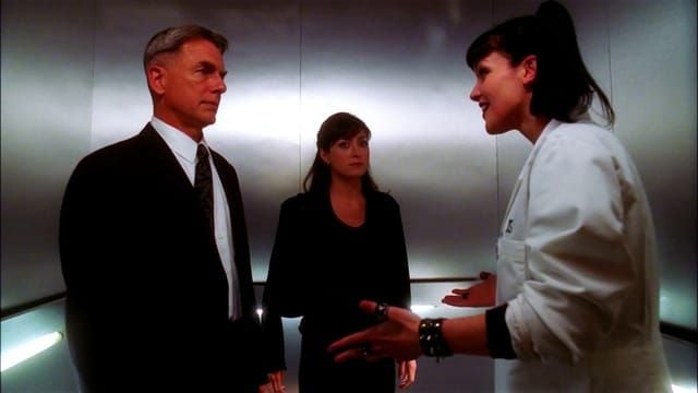 Poster NCIS : Enquêtes spéciales saison 1 - Affiche 459 sur 1200 - AlloCiné