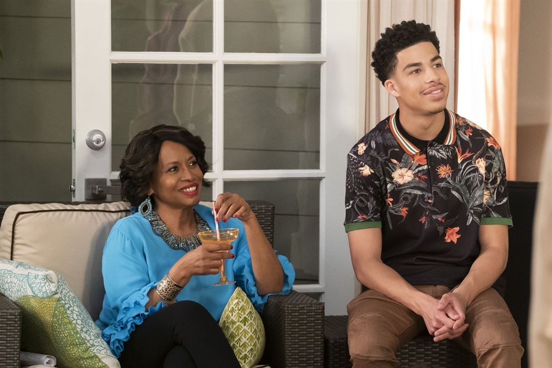 Black-ish : Photo Jenifer Lewis, Marcus Scribner