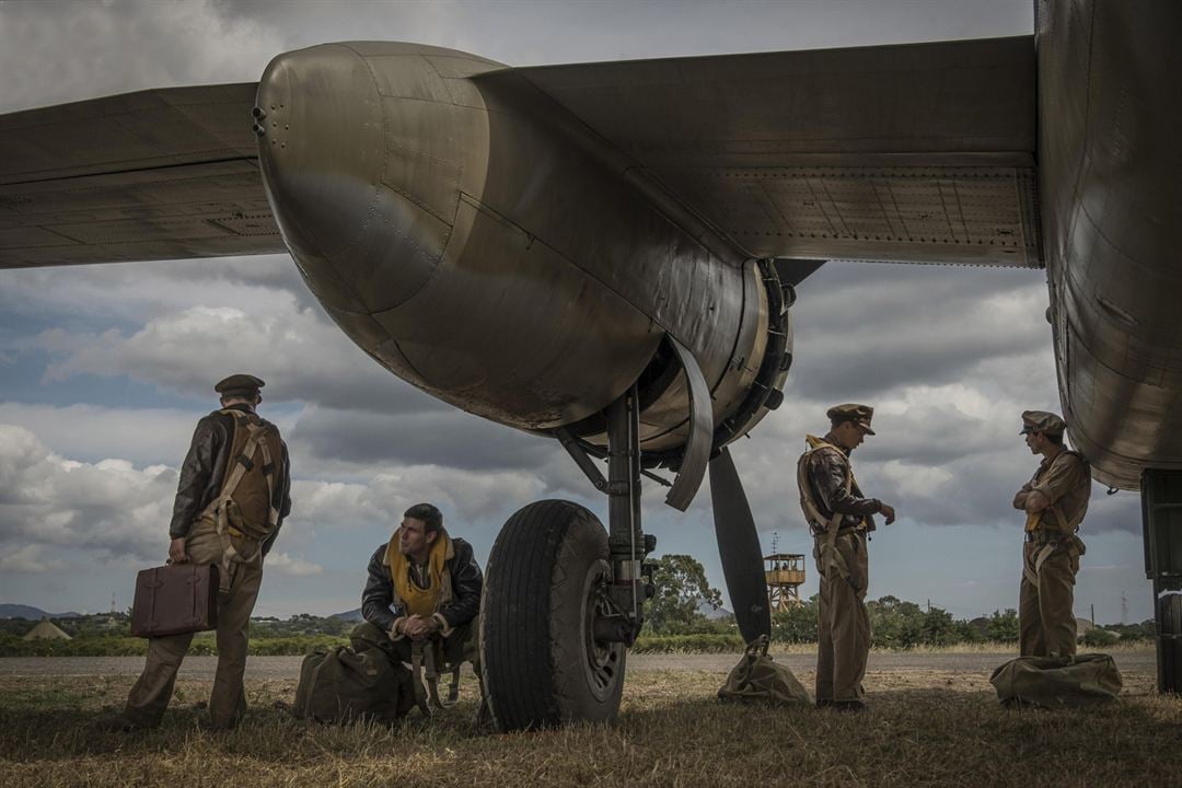 Catch-22 : Photo Austin Stowell