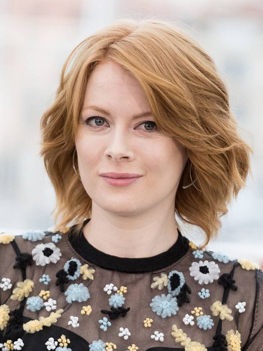 Affiche Emily Beecham