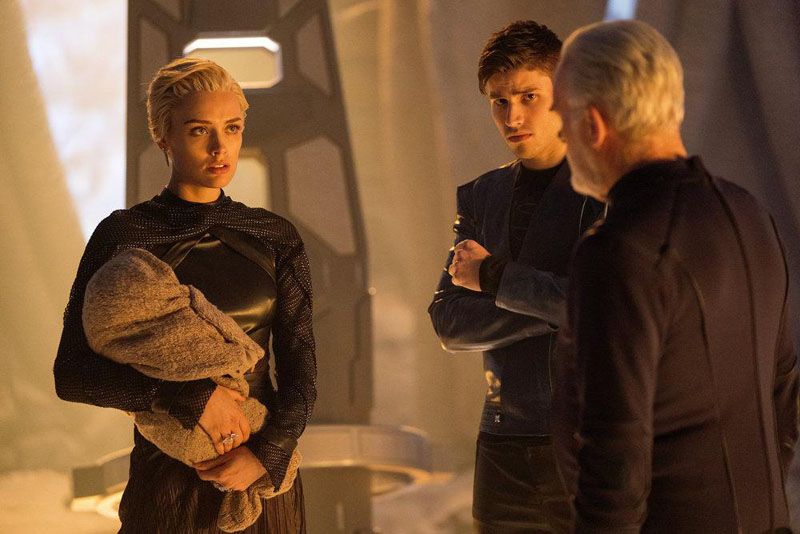 Krypton : Photo Wallis Day, Cameron Cuffe