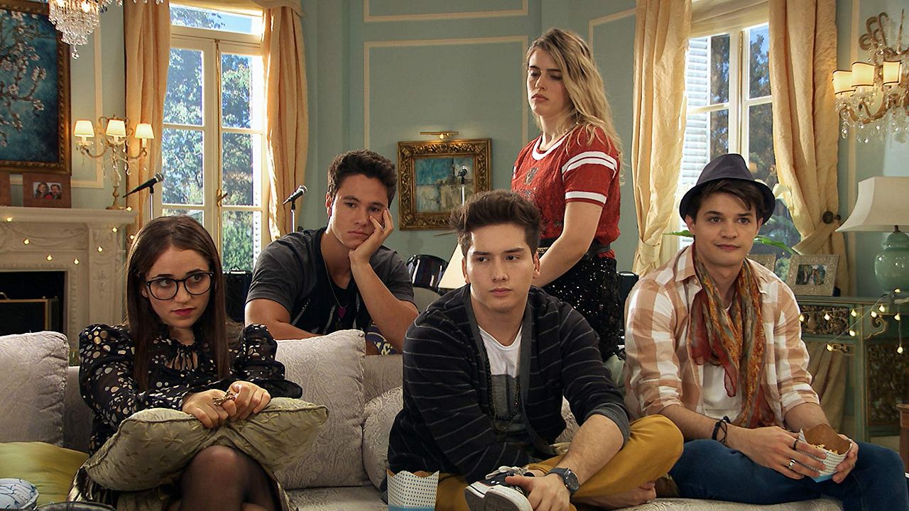 Poster saison 3 - Affiche 33 sur 231 - AlloCiné