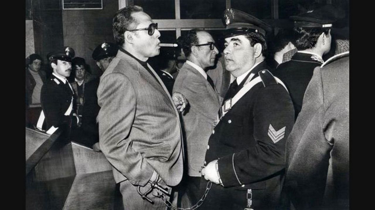 Shooting the Mafia : Photo