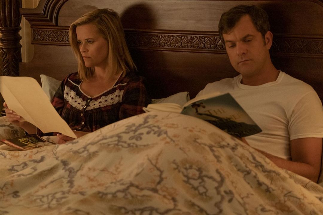 Little Fires Everywhere : Photo Reese Witherspoon, Joshua Jackson