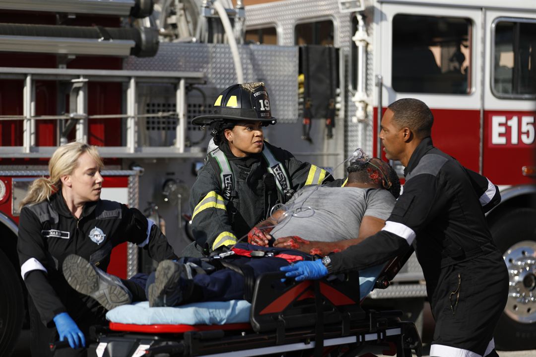 Grey's Anatomy : Station 19 : Photo Hunter Womack, Jason George (II), Barrett Doss