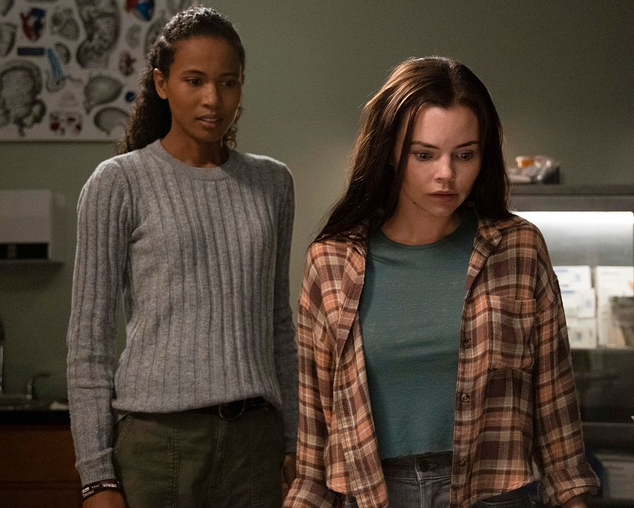 Siren : Photo Eline Powell, Fola Evans-Akingbola