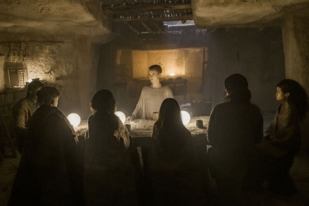 Raised By Wolves (2020) : Photo Amanda Collin